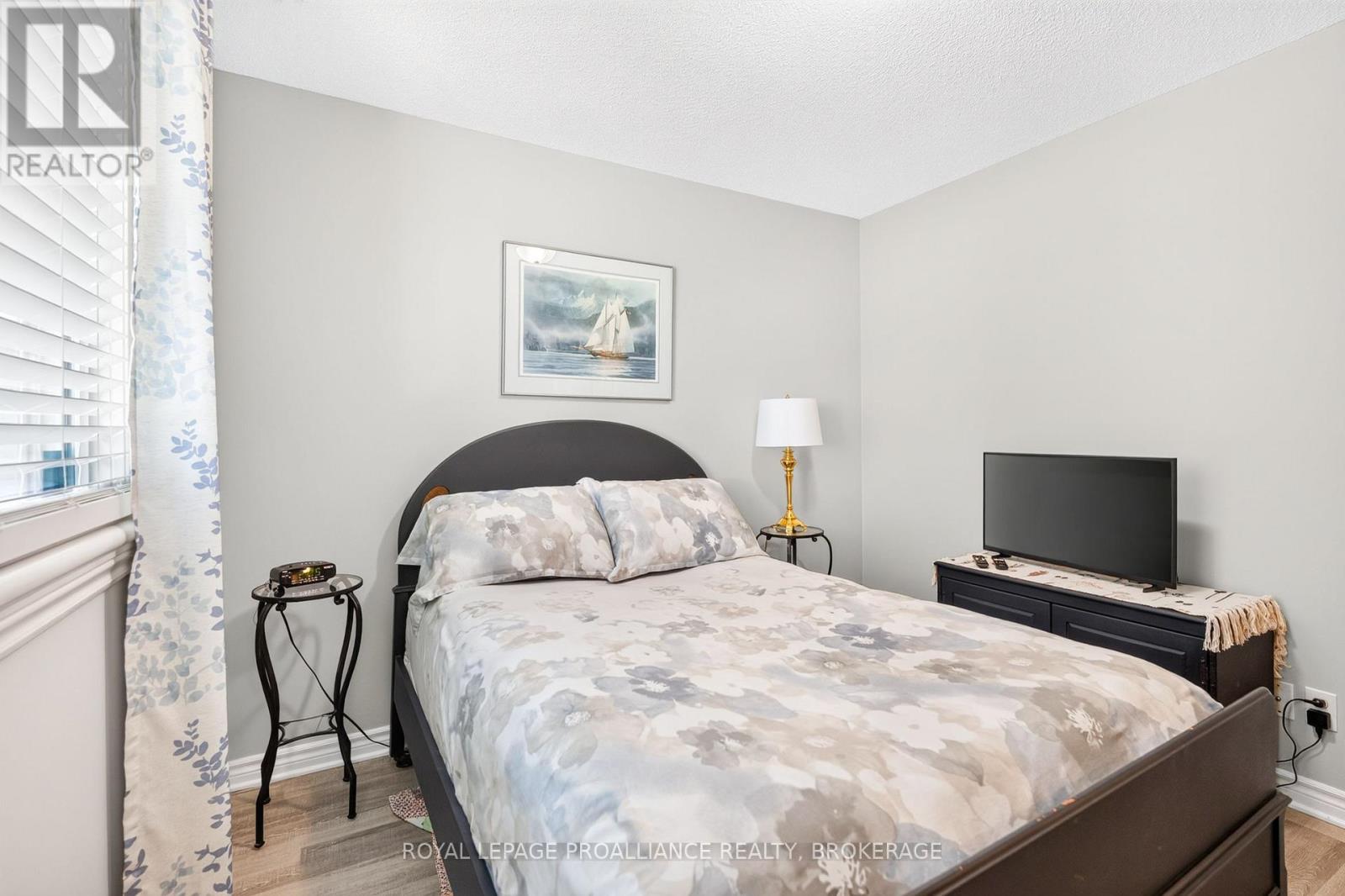 657 ROOSEVELT DRIVE - 17