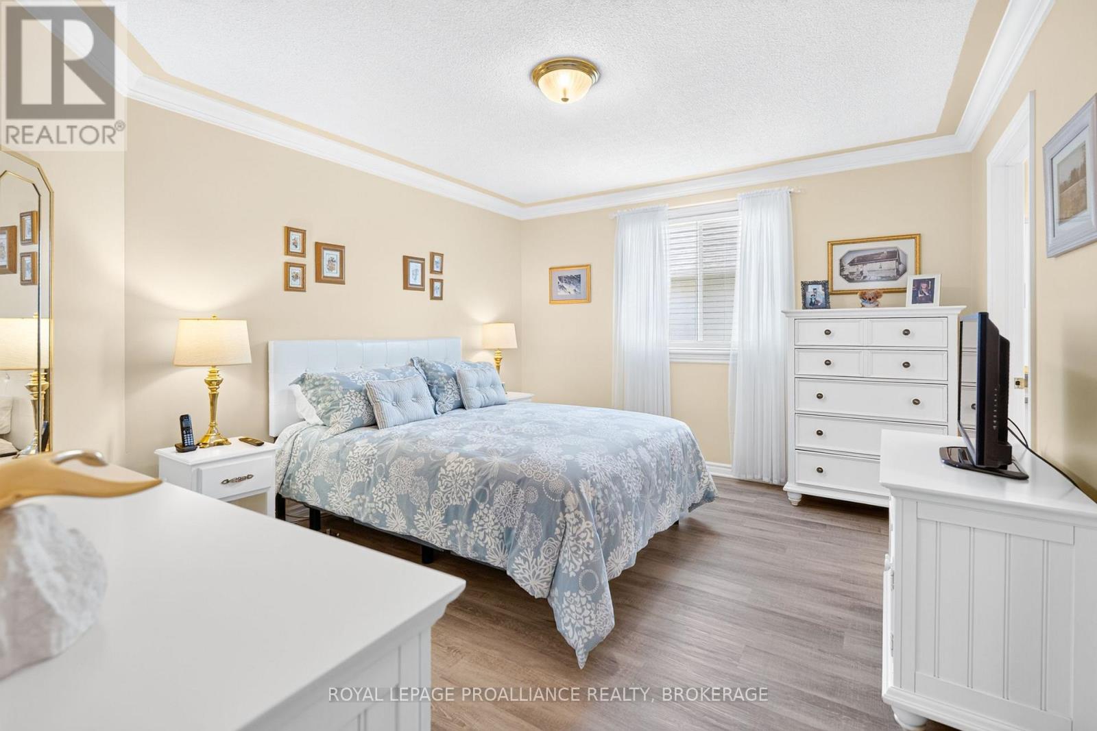 657 ROOSEVELT DRIVE - 21