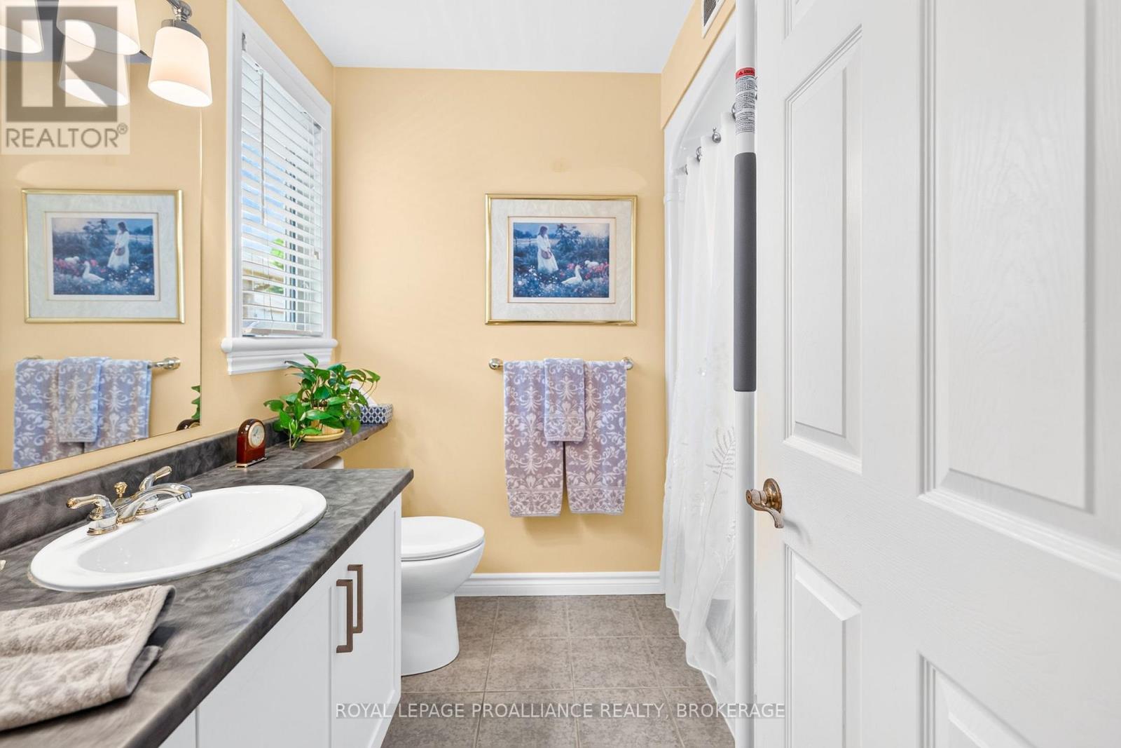 657 ROOSEVELT DRIVE - 23