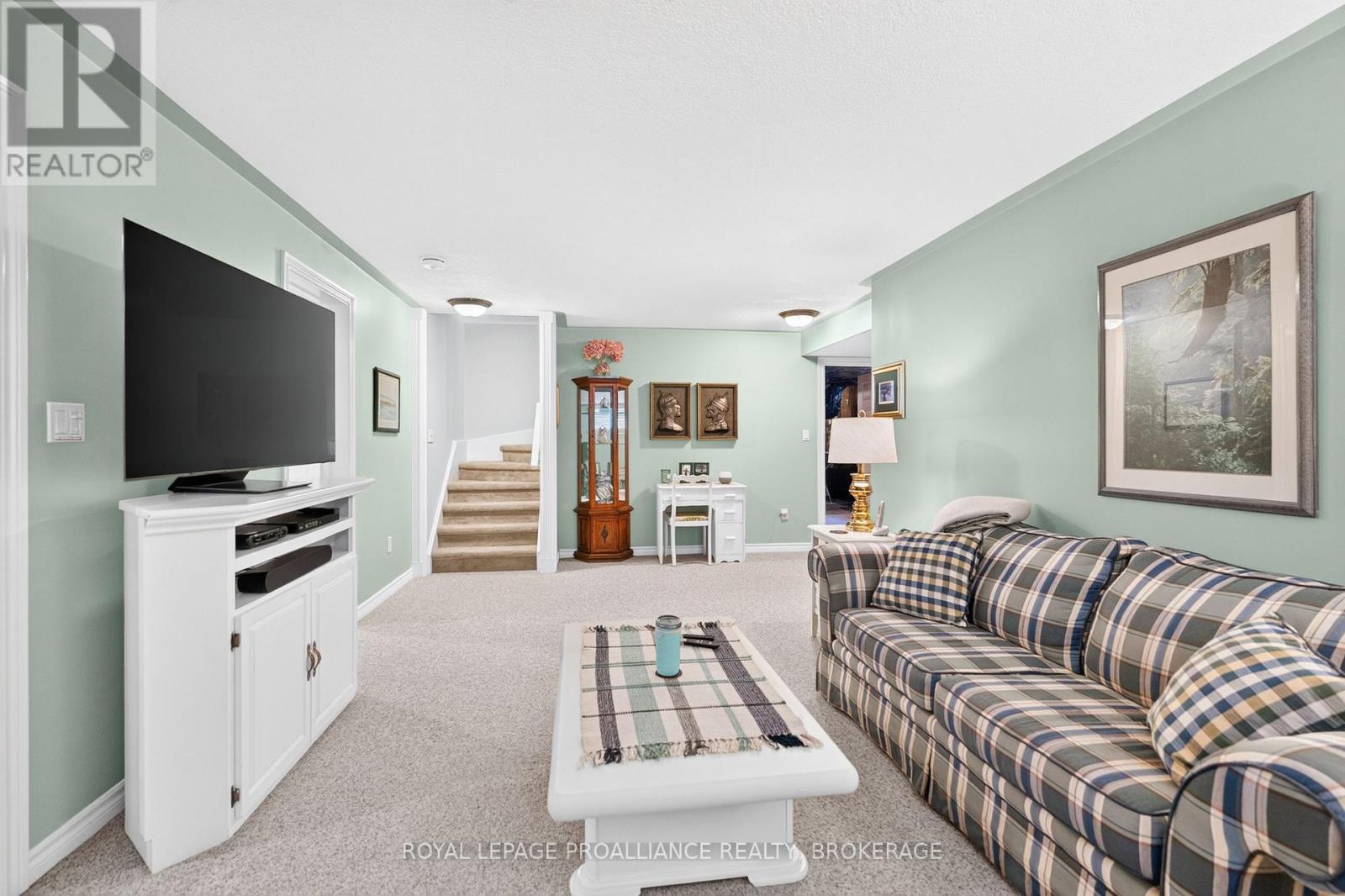 657 ROOSEVELT DRIVE - 25