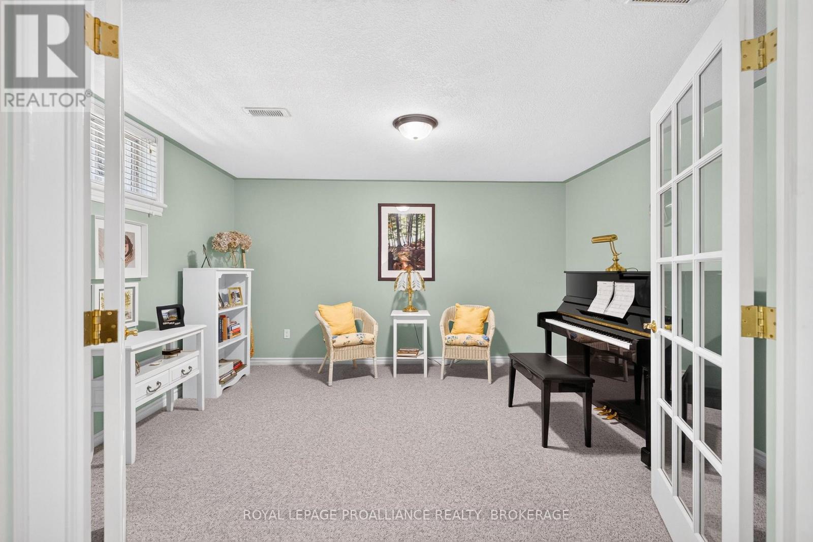 657 ROOSEVELT DRIVE - 26