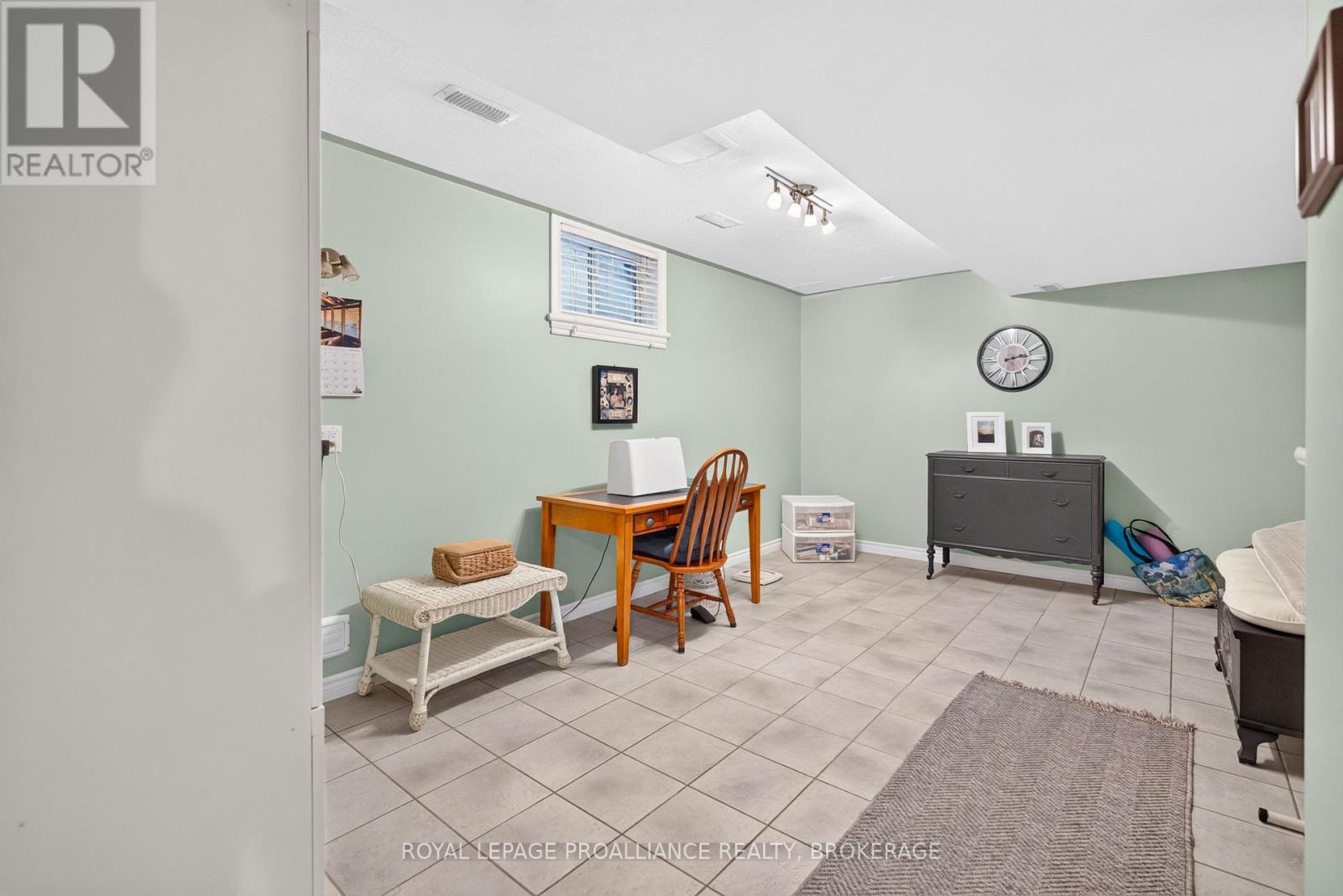 657 ROOSEVELT DRIVE - 33