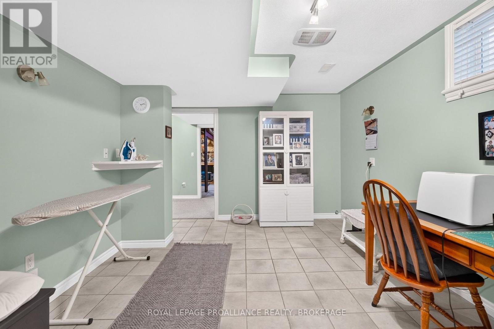 657 ROOSEVELT DRIVE - 35