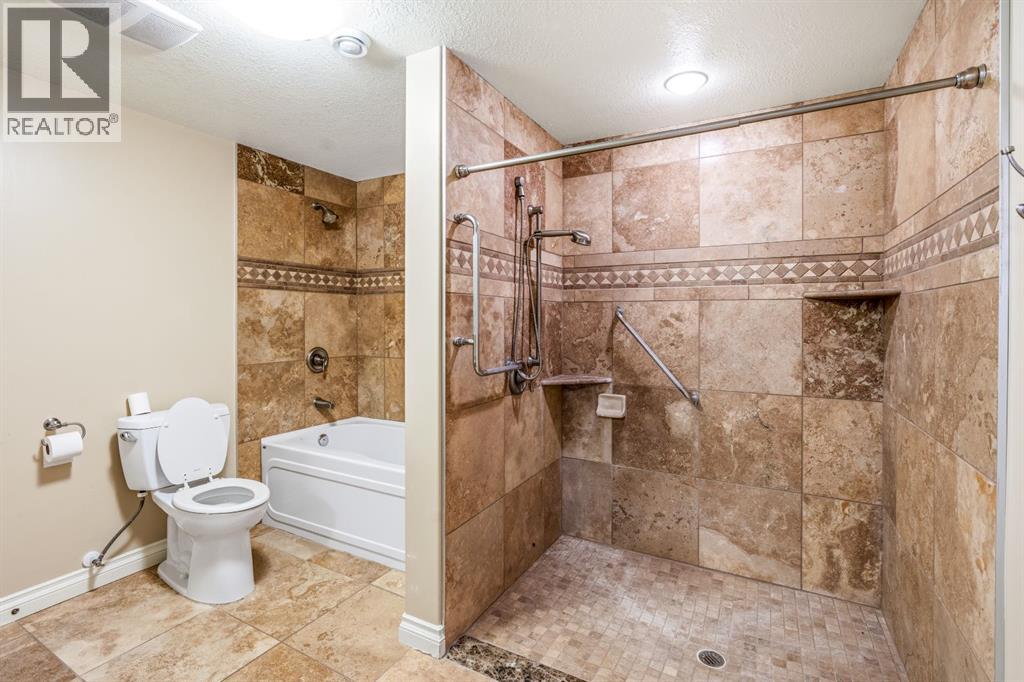 258 2A Street W - 26