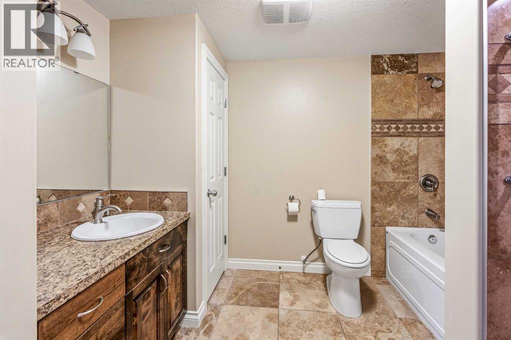 258 2A Street W - 27