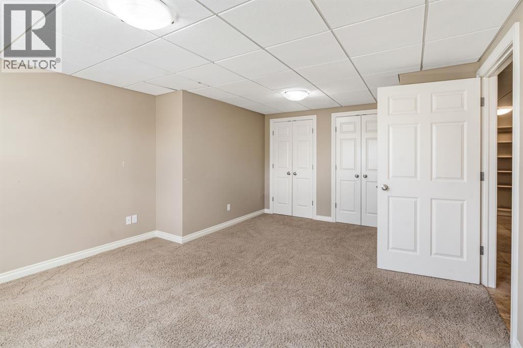 258 2A Street W - 31