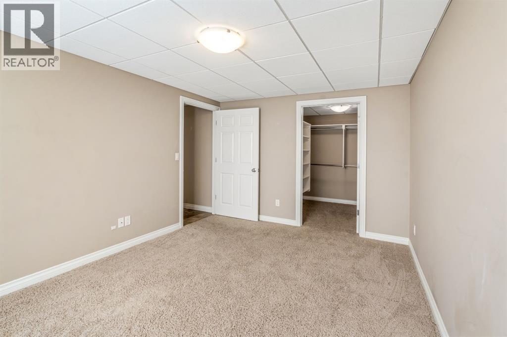 258 2A Street W - 29