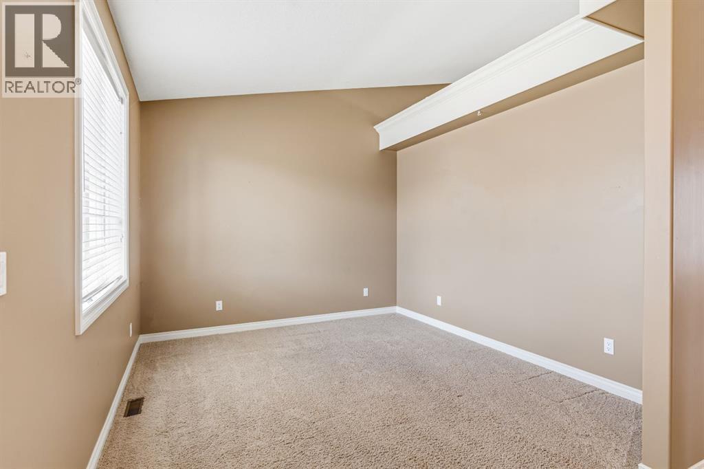 258 2A Street W - 4