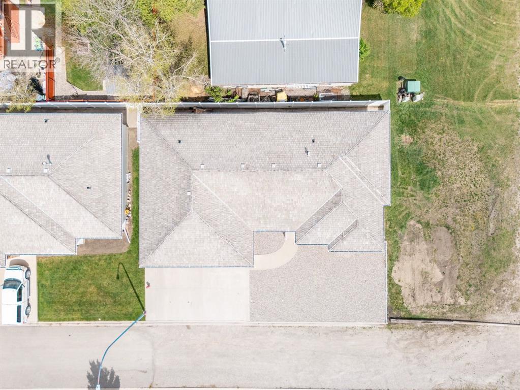 258 2A Street W - 42