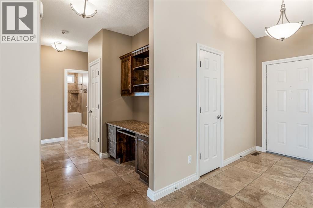 258 2A Street W - 12