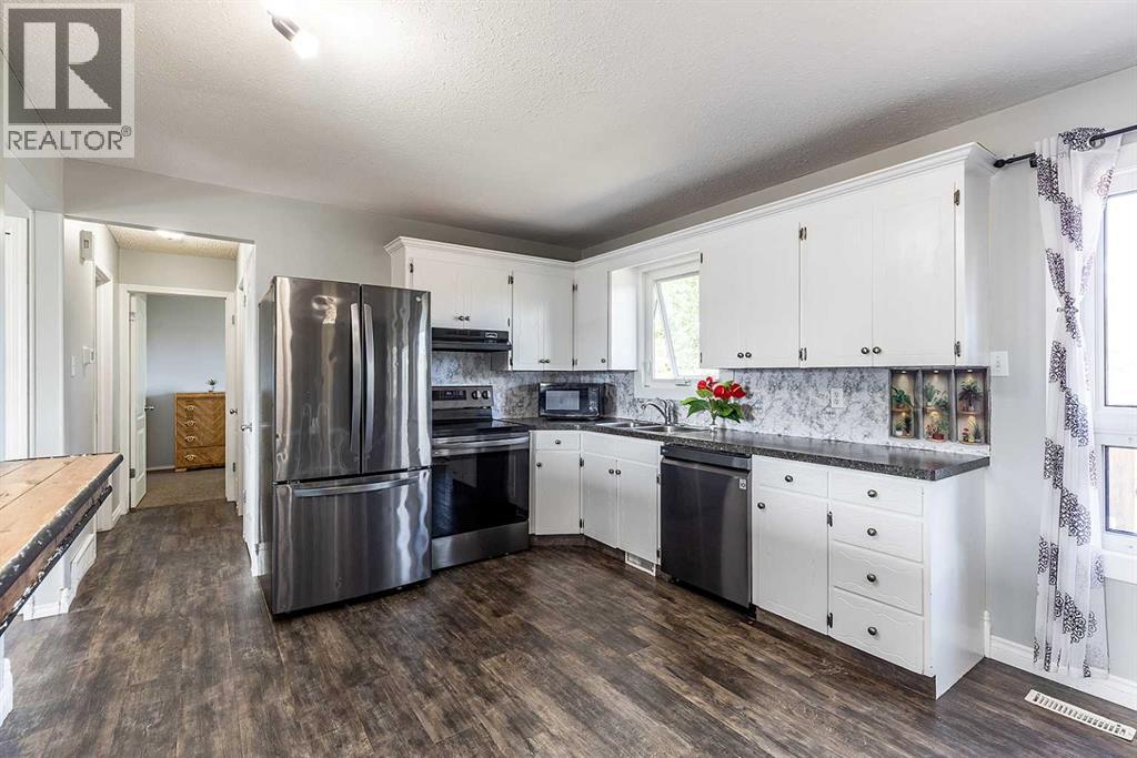 516 Sissons Crescent SE - 13