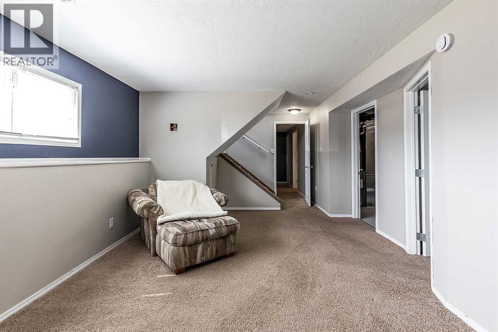 516 Sissons Crescent SE - 24