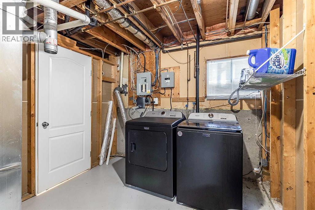 516 Sissons Crescent SE - 32