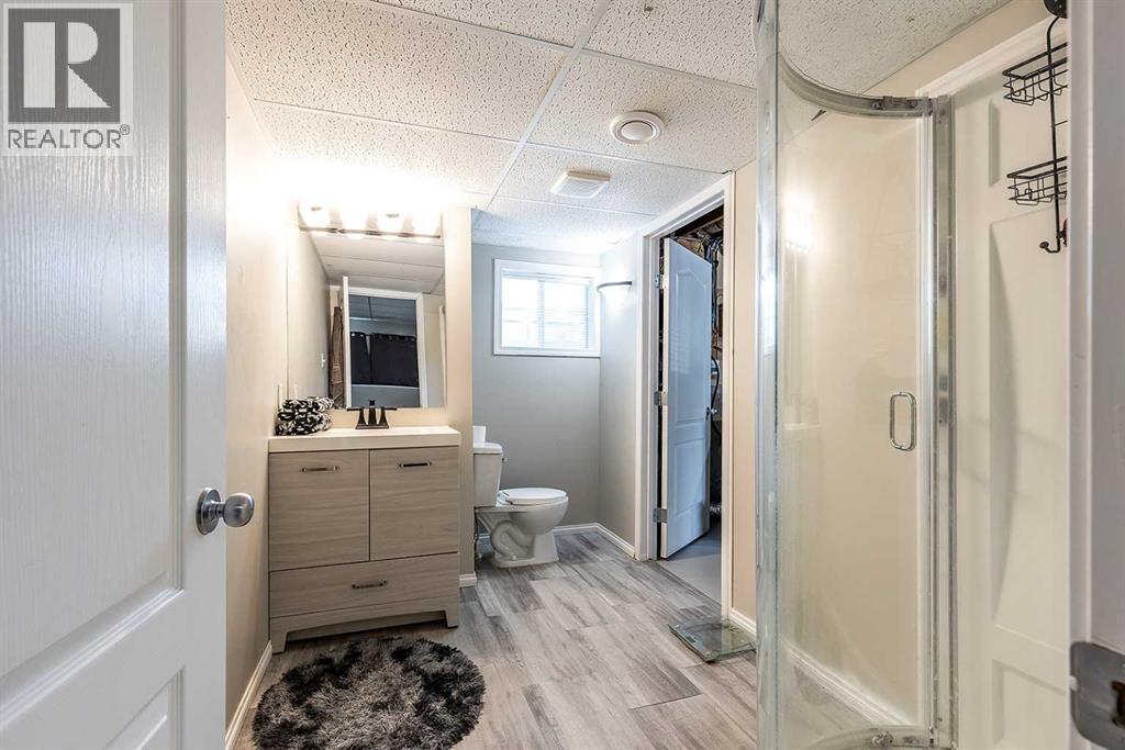 516 Sissons Crescent SE - 30