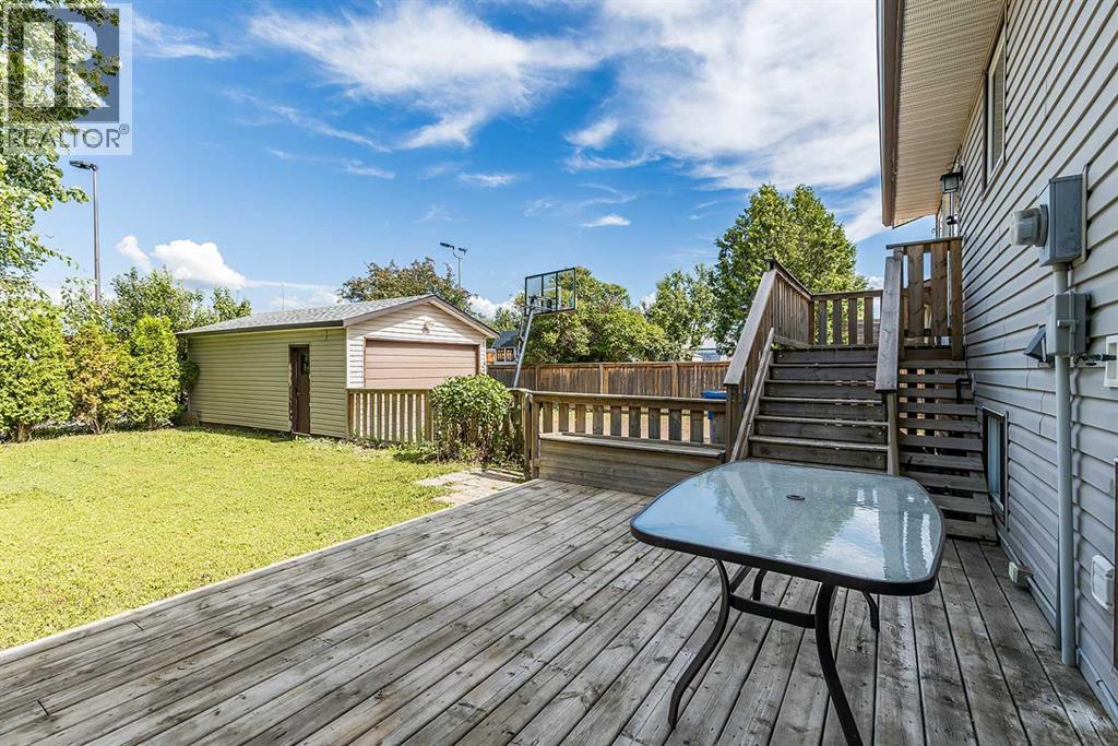 516 Sissons Crescent SE - 38