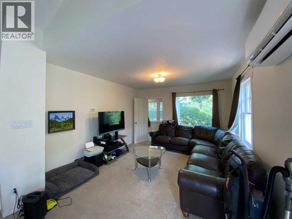814 12 Street N - 11