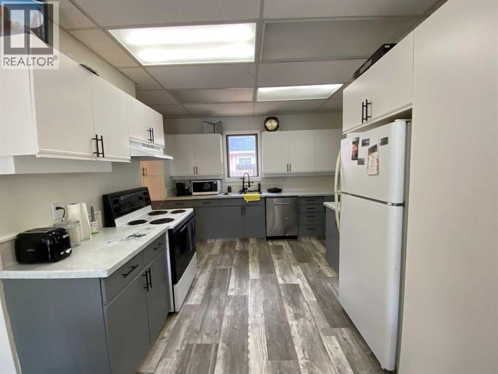 814 12 Street N - 14