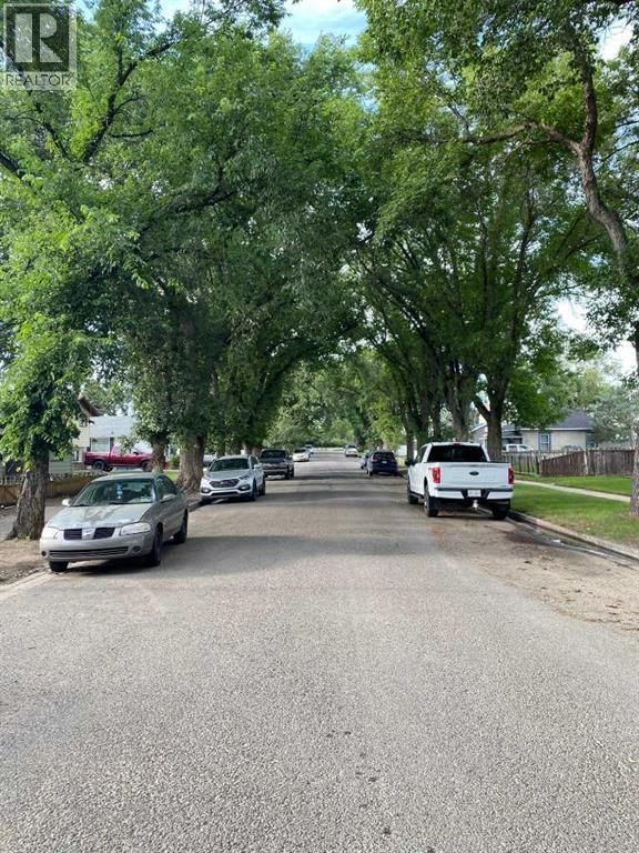 814 12 Street N - 25