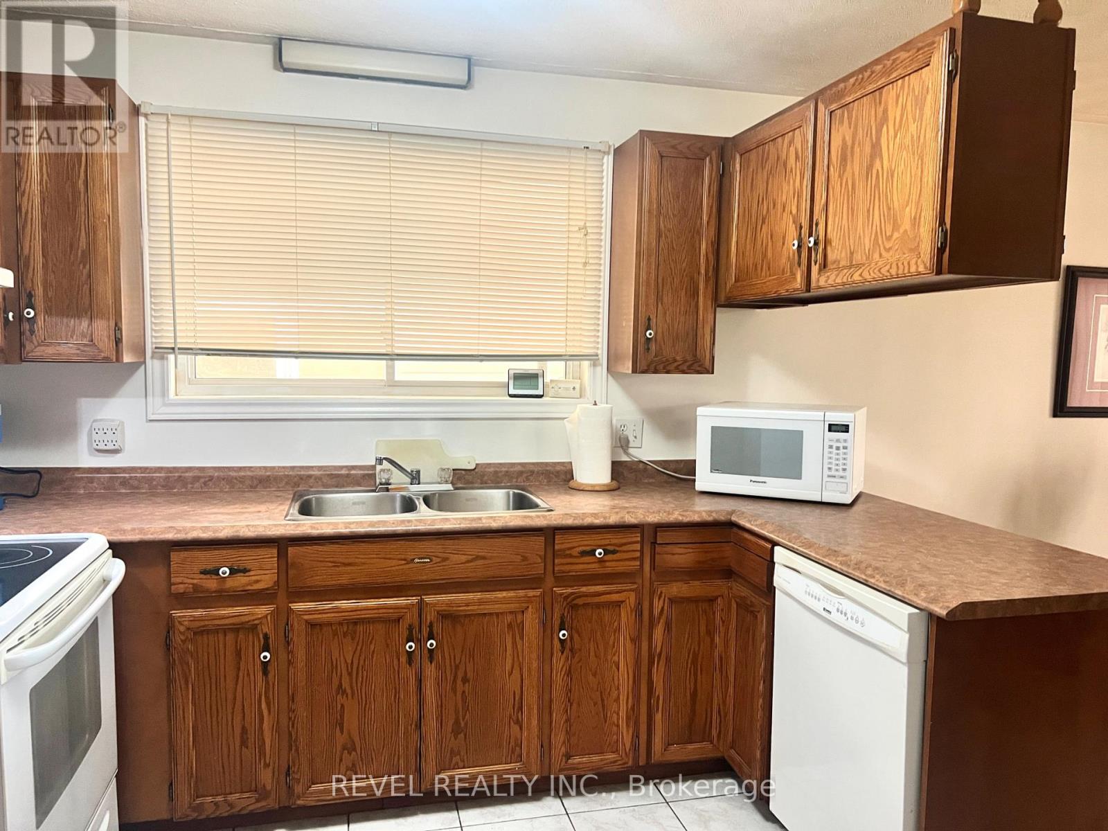 148 EVANS STREET - 12