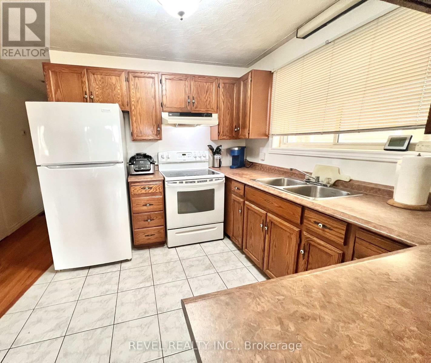 148 EVANS STREET - 15