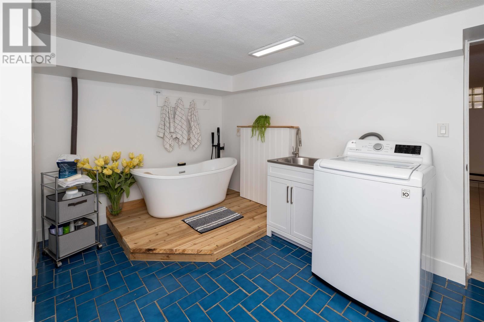 427 Norah ST S - 40