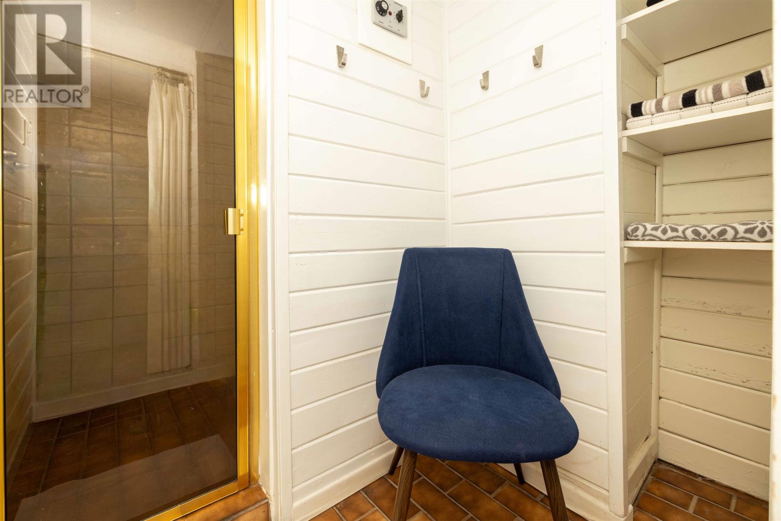 427 Norah ST S - 42
