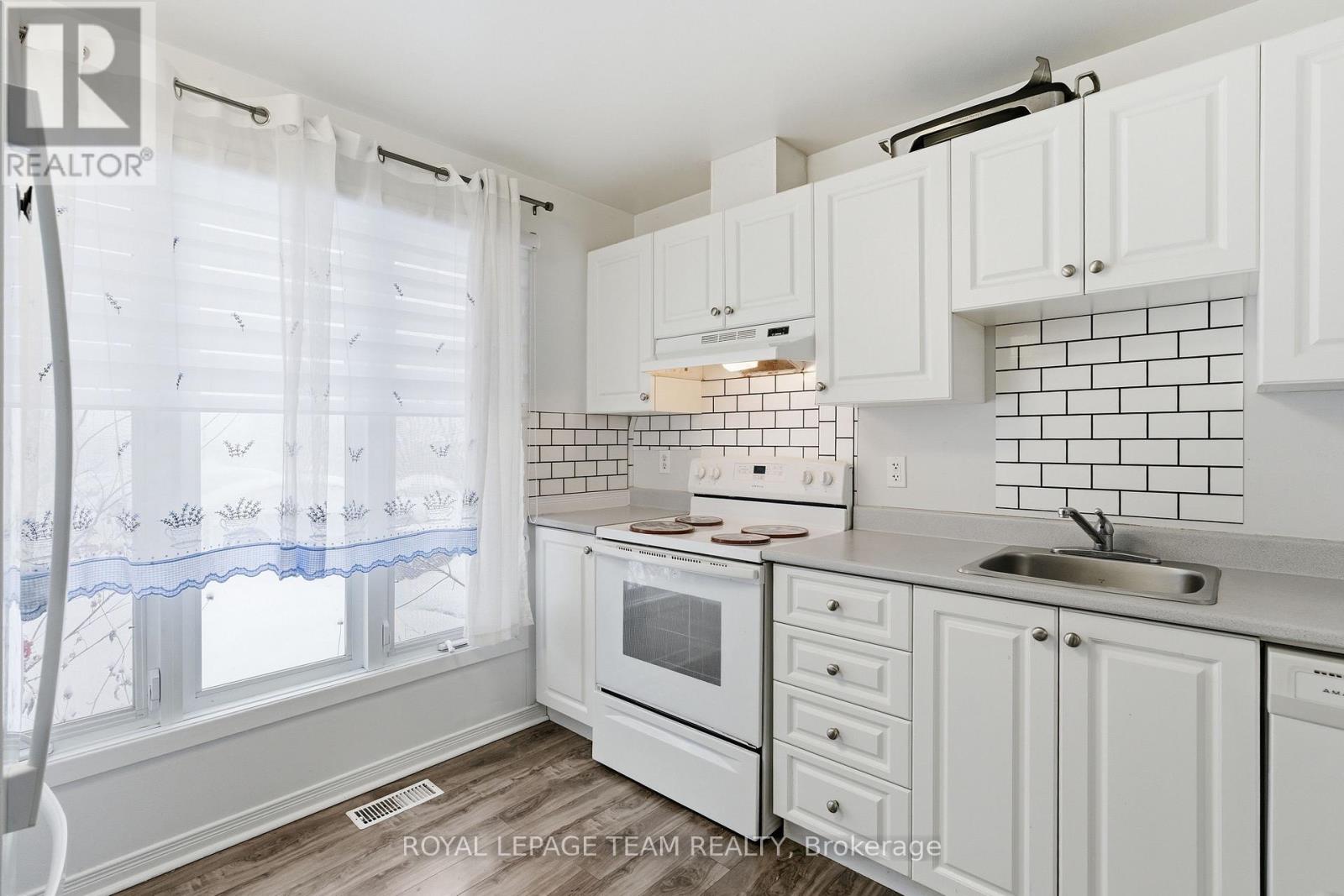 3 Bed, 2 Bath House for Sale in Ottawa – 33 – 3333 MCCARTHY ROAD, Ottawa – MLS# X13567584 - Image 12