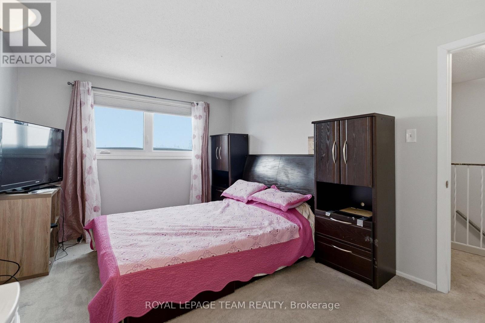 3 Bed, 2 Bath House for Sale in Ottawa – 33 – 3333 MCCARTHY ROAD, Ottawa – MLS# X13567584 - Image 16