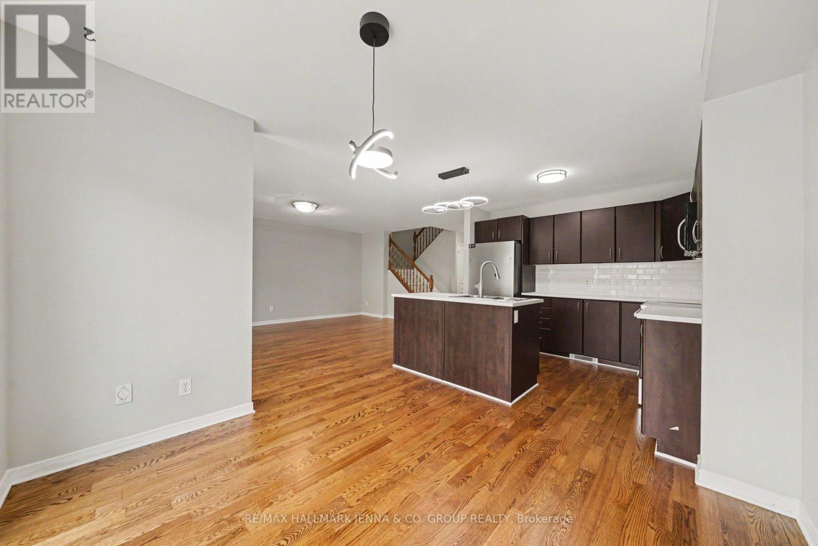 3 Bed, 3 Bath House for Sale in Ottawa – 190 SORENTO STREET, Ottawa – MLS# X13567684 - Image 9