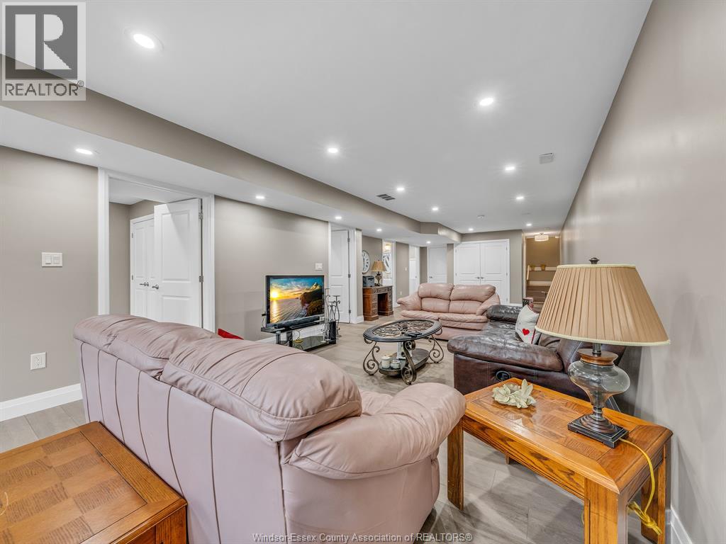 5 WOODLAND STREET - 37