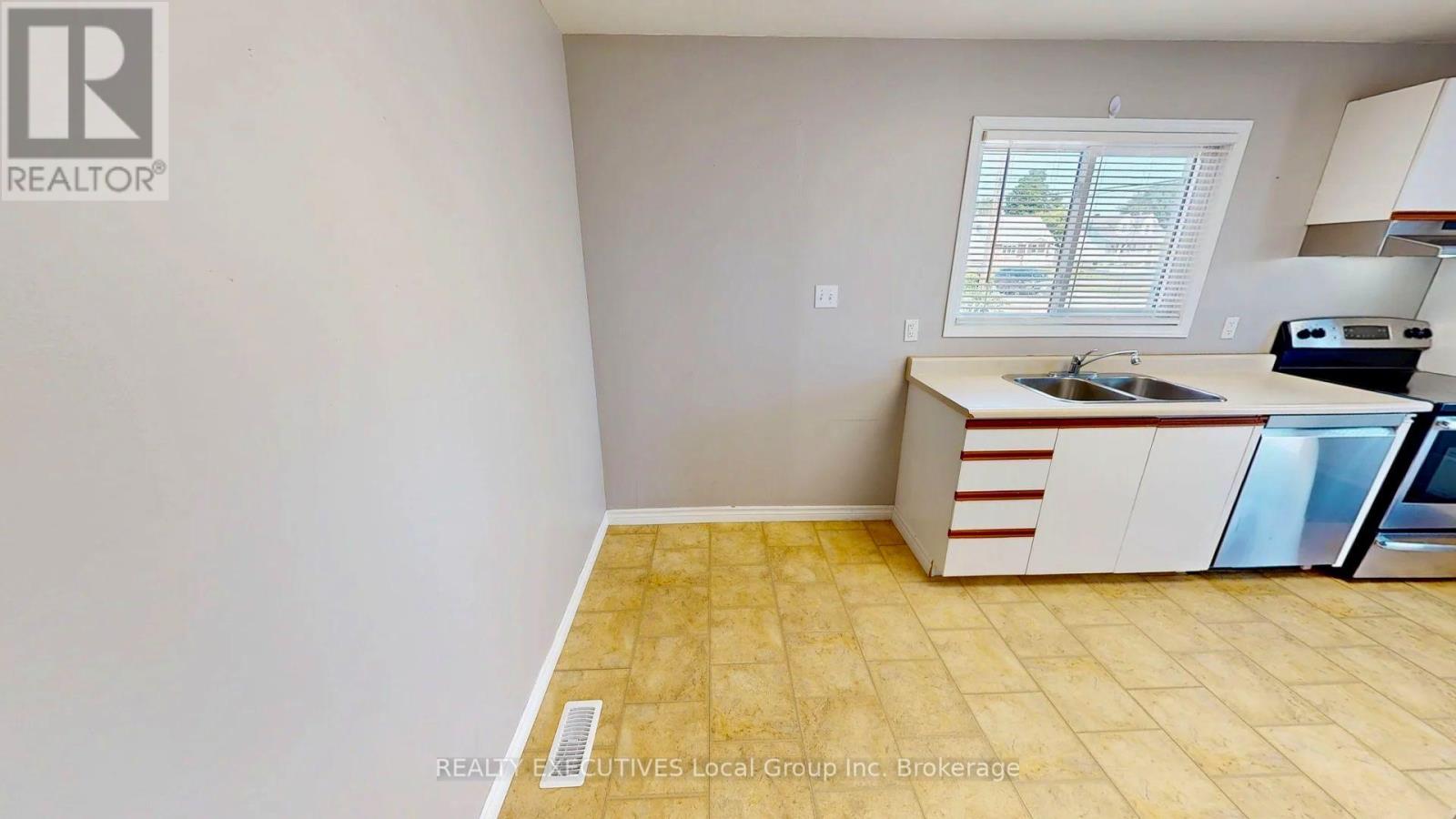 319 ALBERT AVENUE - 12