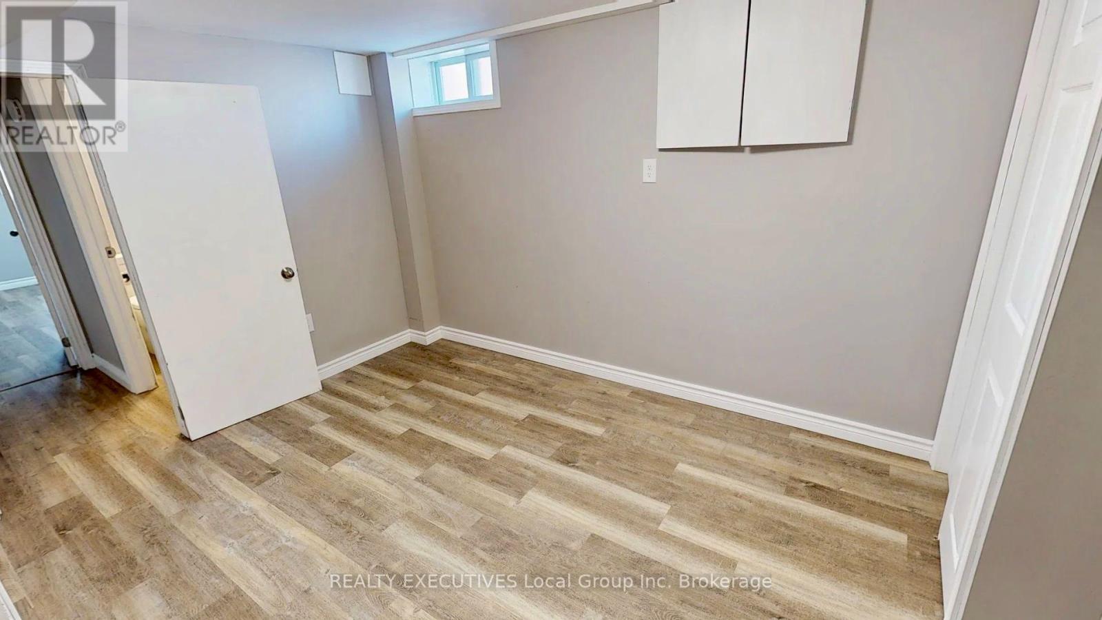 319 ALBERT AVENUE - 18