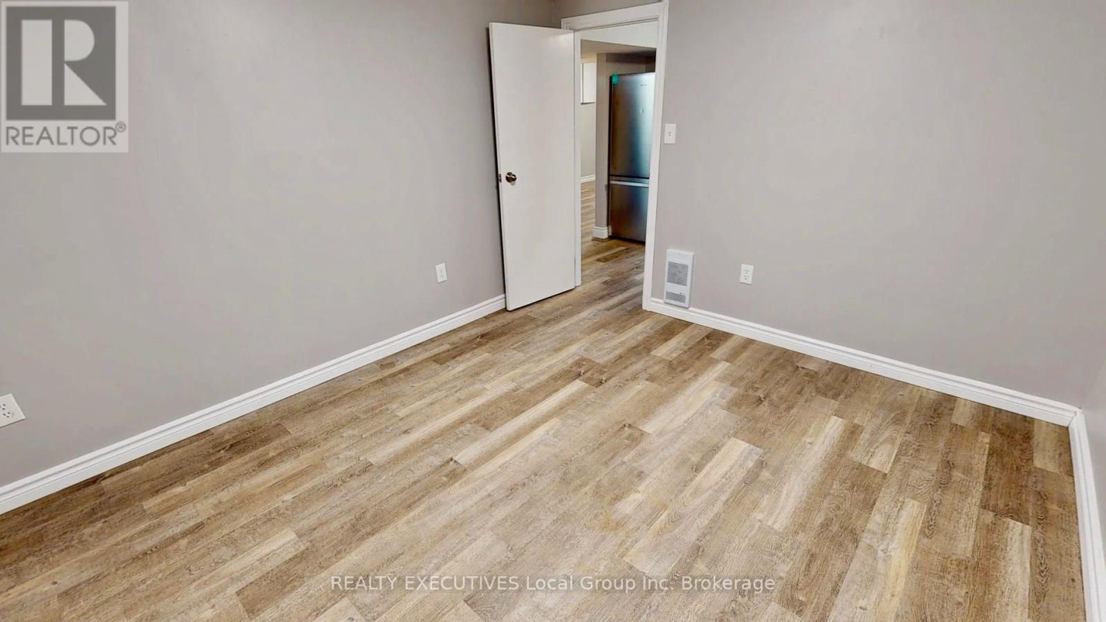 319 ALBERT AVENUE - 20
