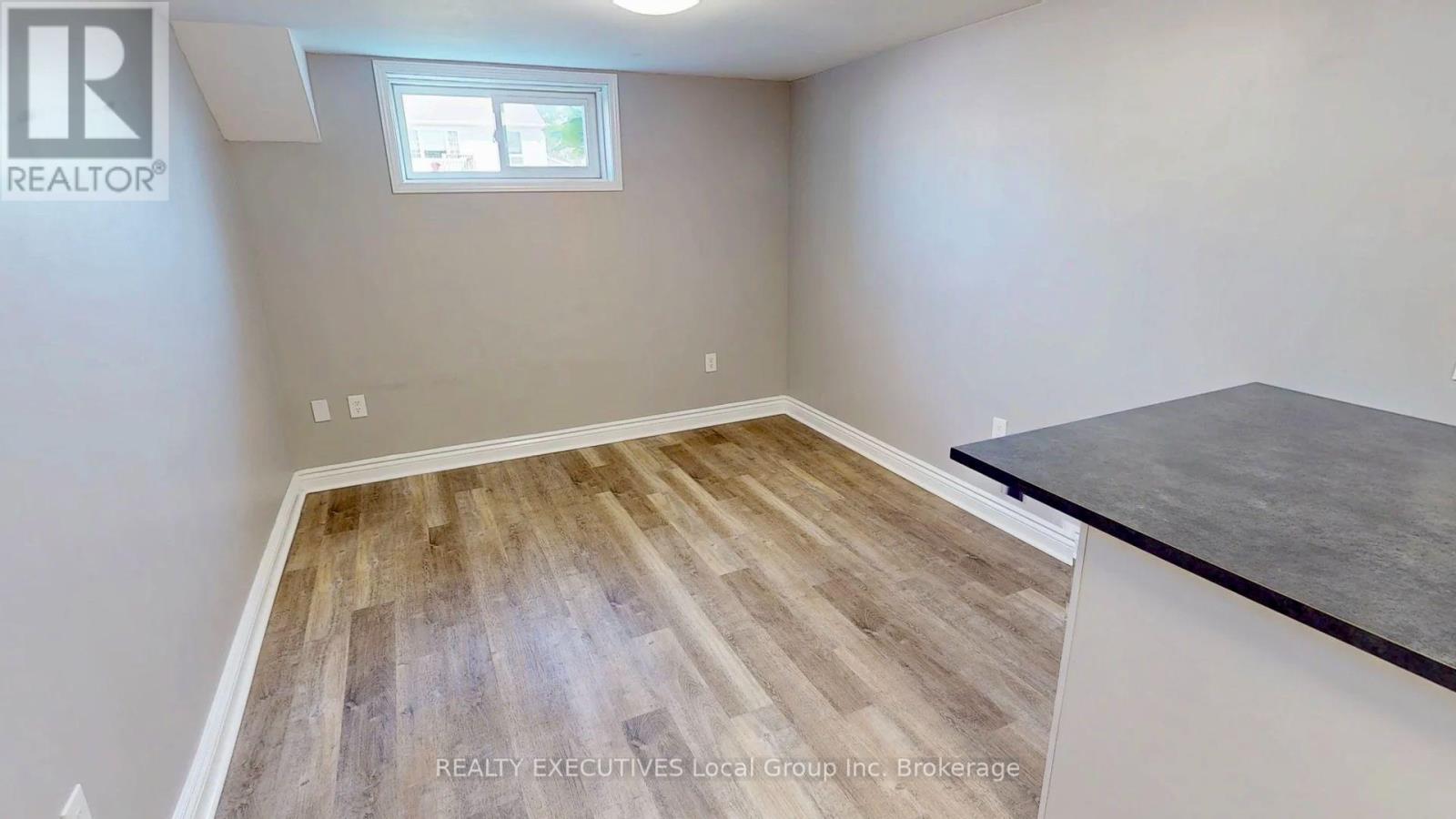 319 ALBERT AVENUE - 24