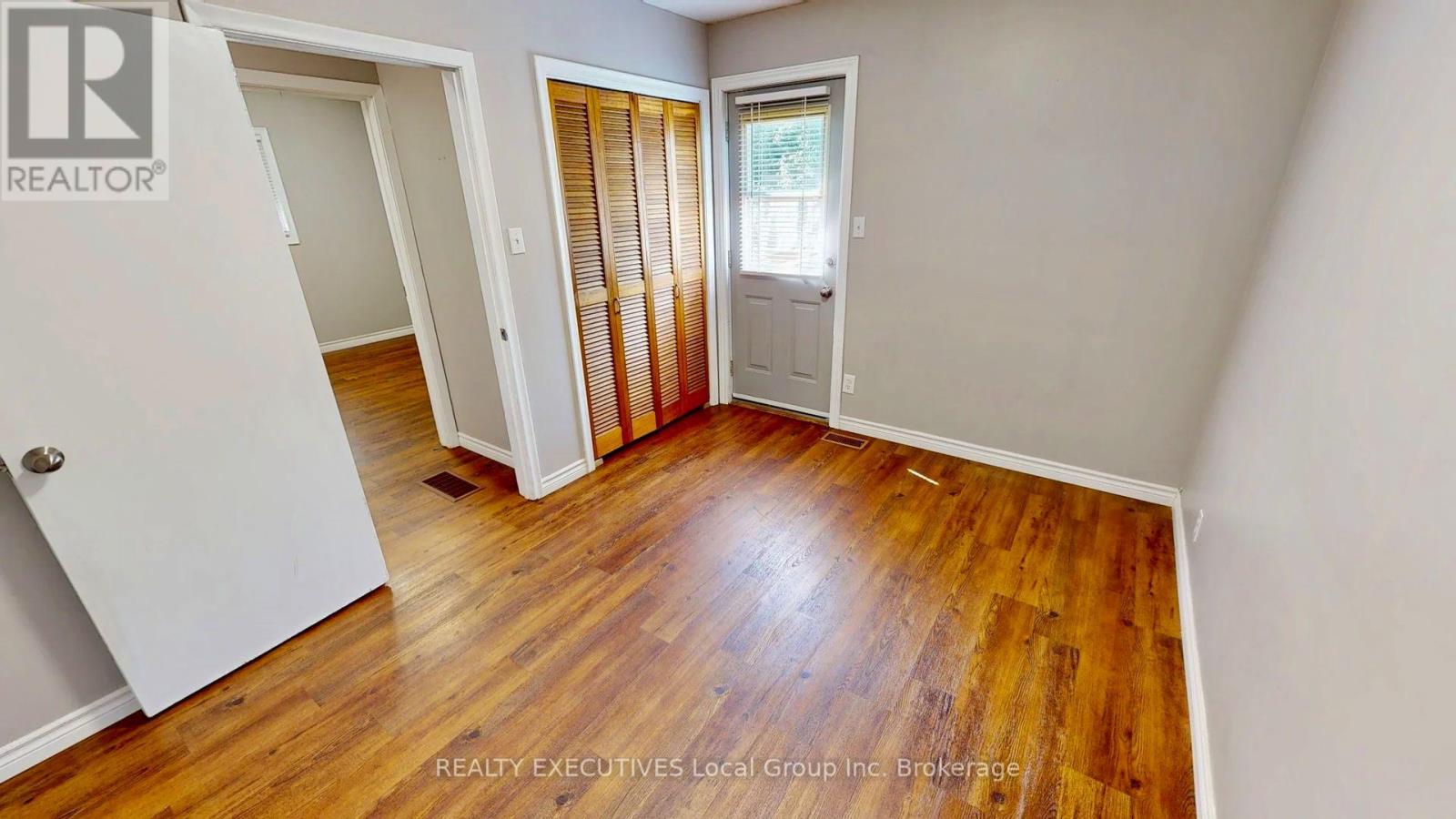 319 ALBERT AVENUE - 29