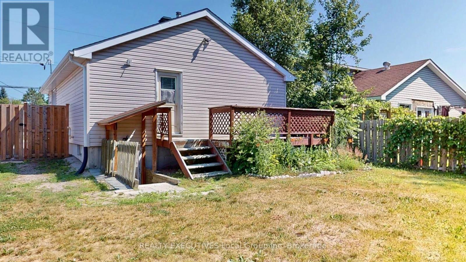 319 ALBERT AVENUE - 3