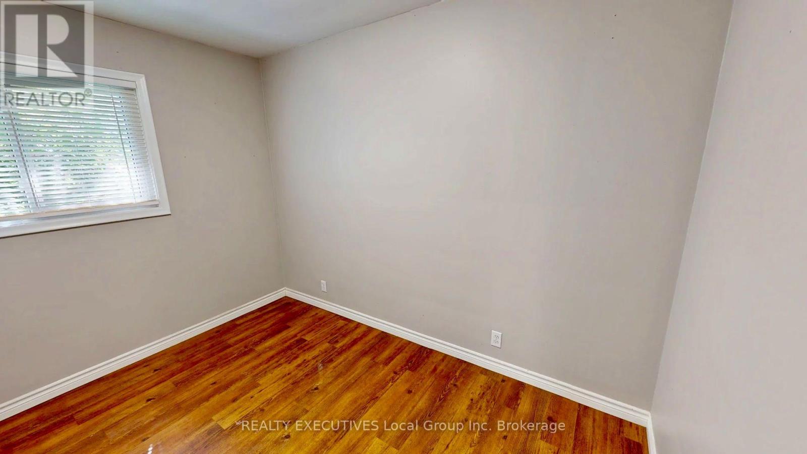 319 ALBERT AVENUE - 32