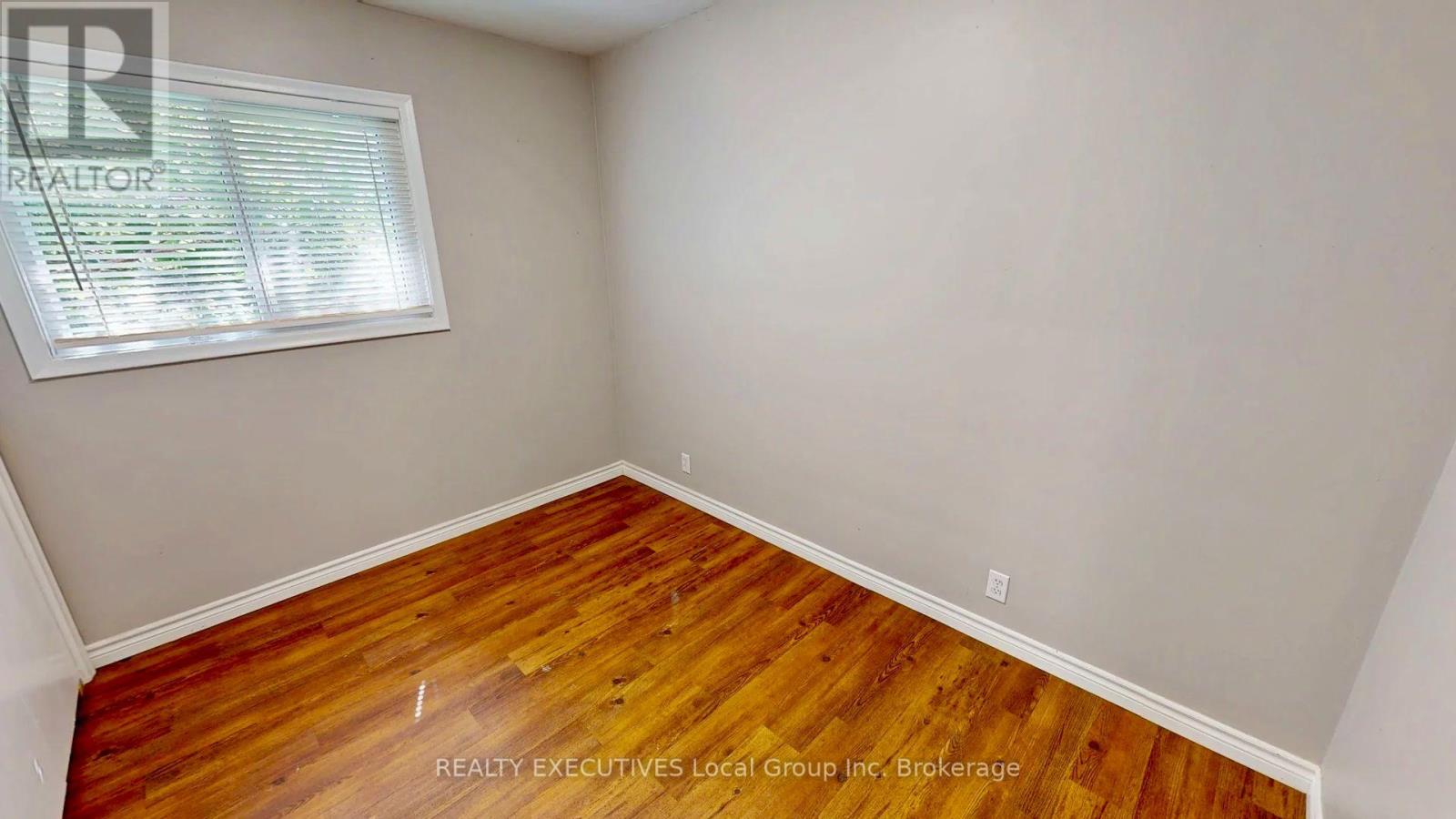319 ALBERT AVENUE - 33