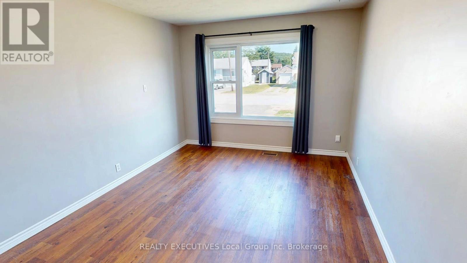 319 ALBERT AVENUE - 38