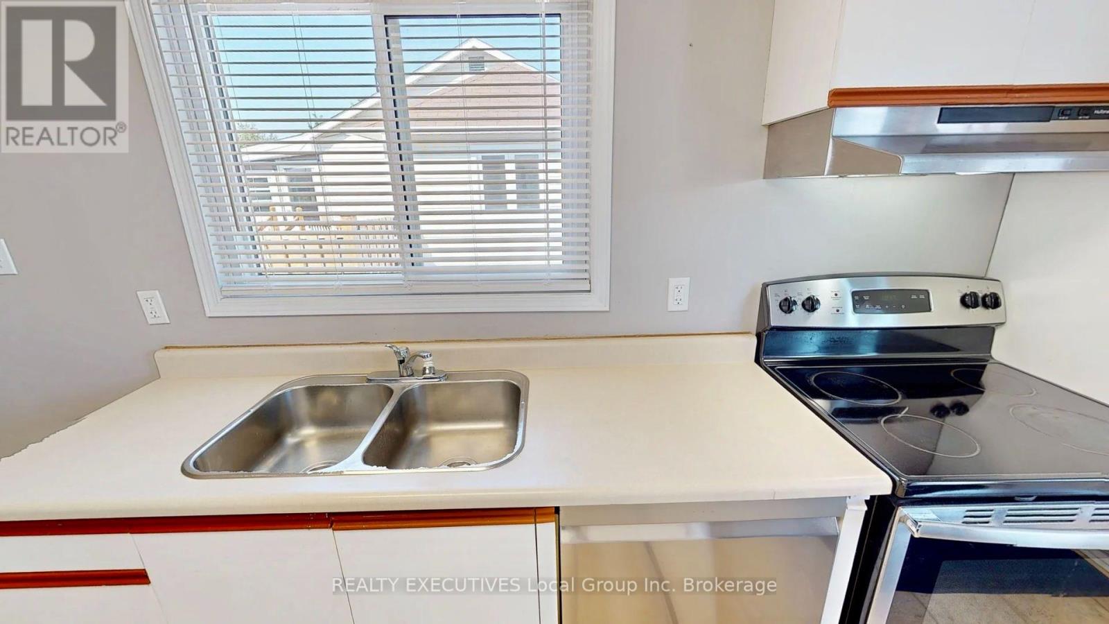 319 ALBERT AVENUE - 41