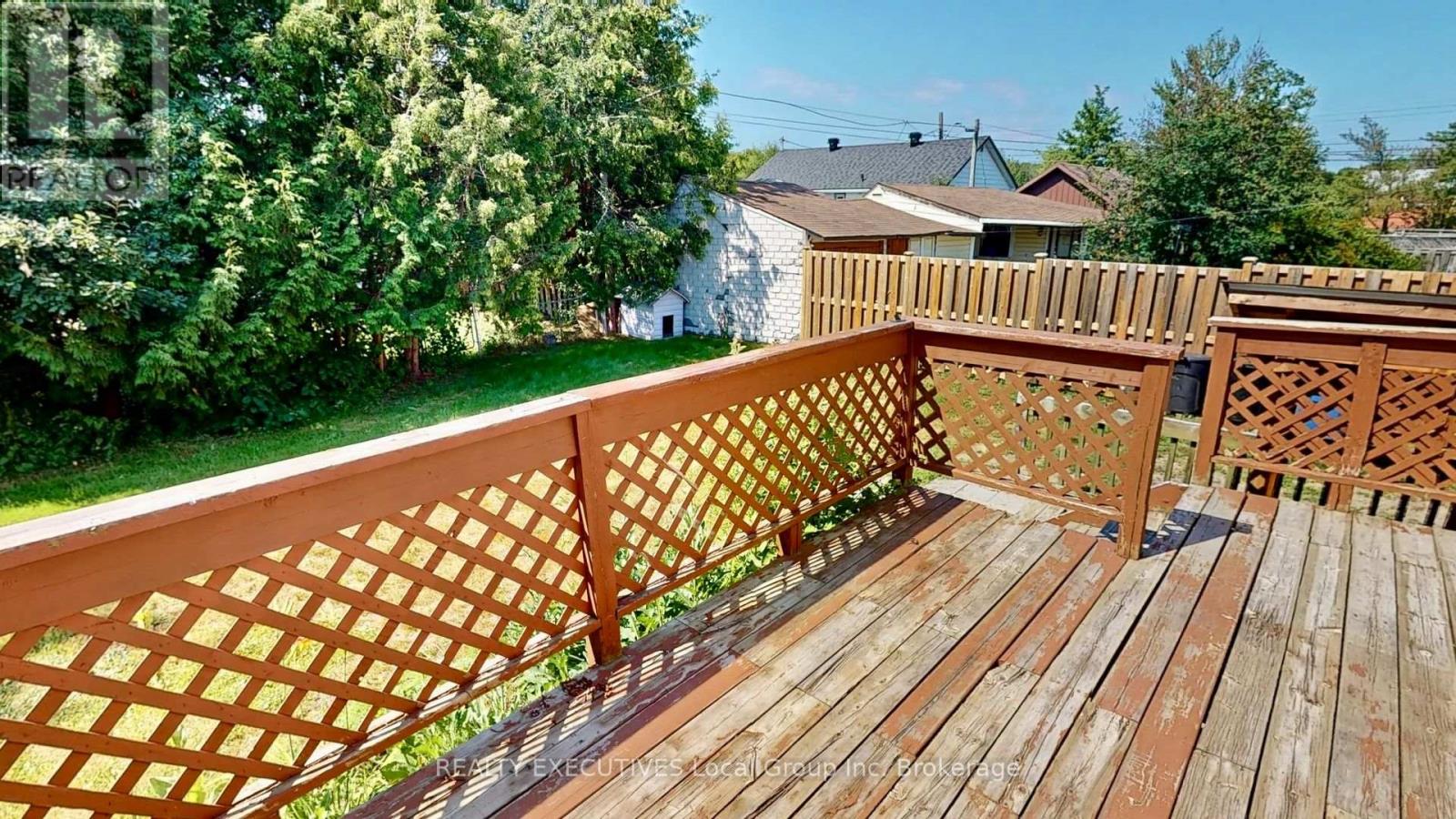 319 ALBERT AVENUE - 44