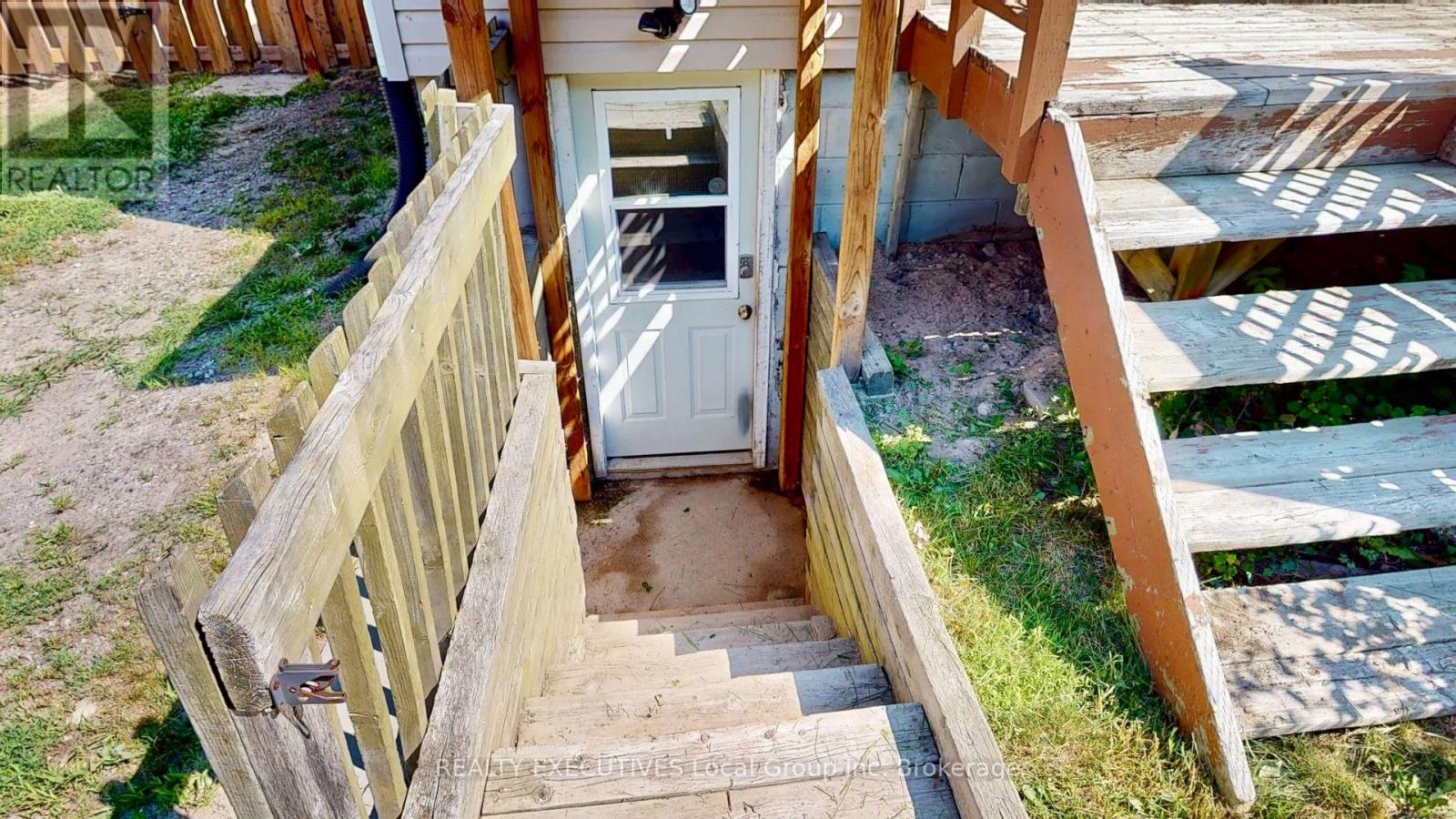 319 ALBERT AVENUE - 47