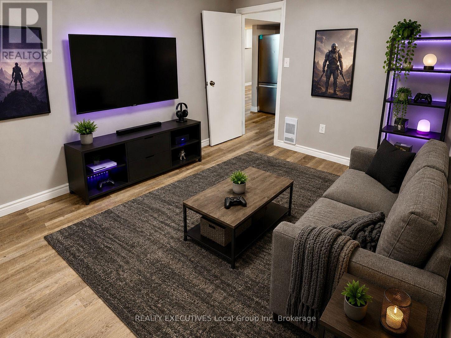 319 ALBERT AVENUE - 9