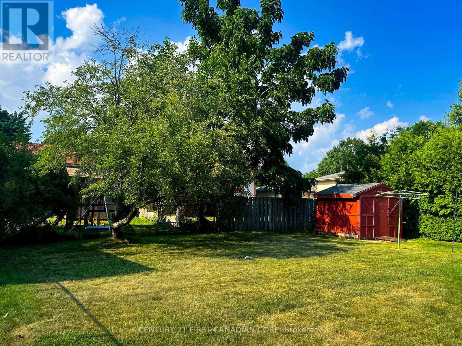 61 ALAYNE CRESCENT - 21
