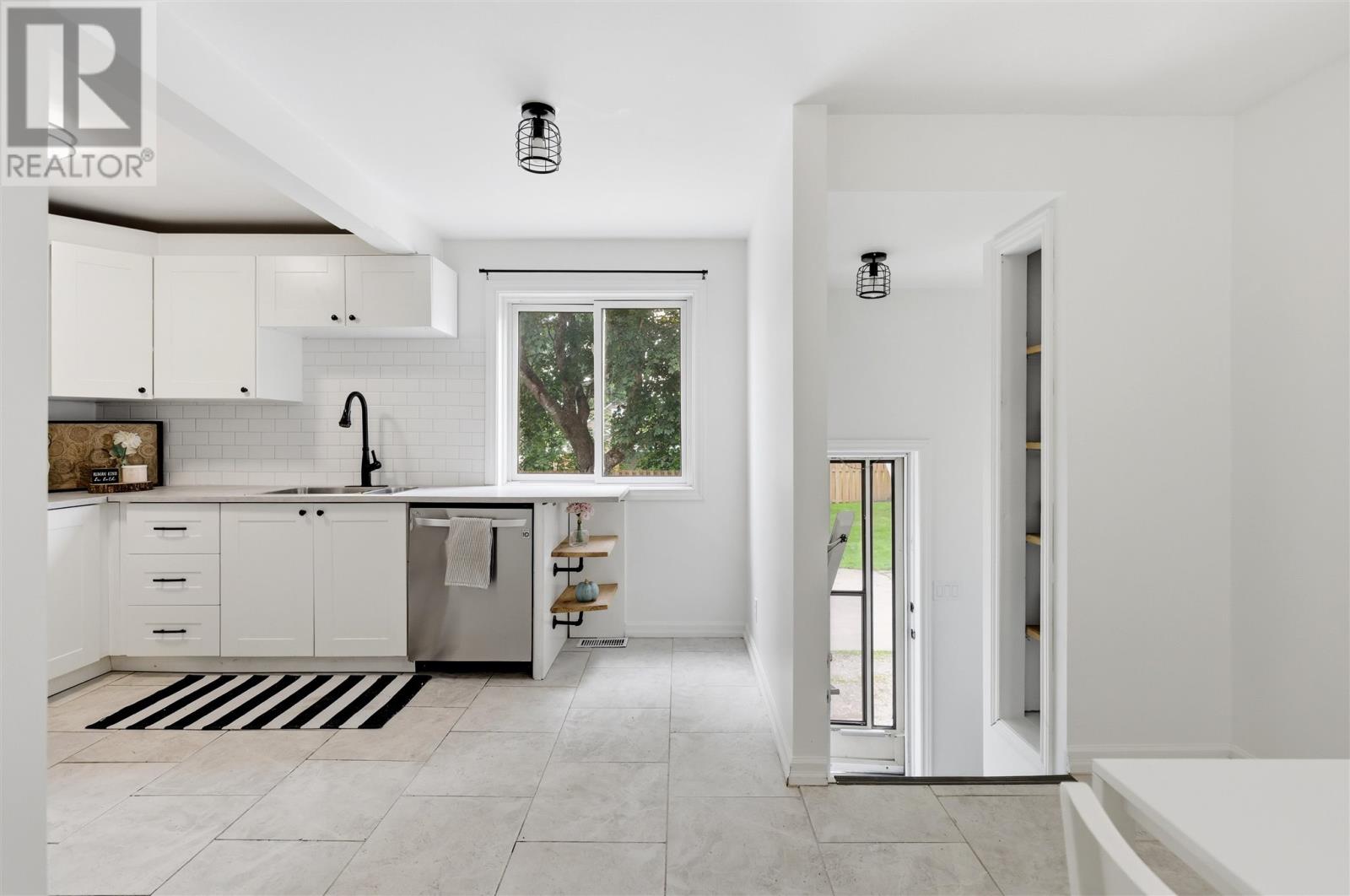 59 Adeline AVE - 10