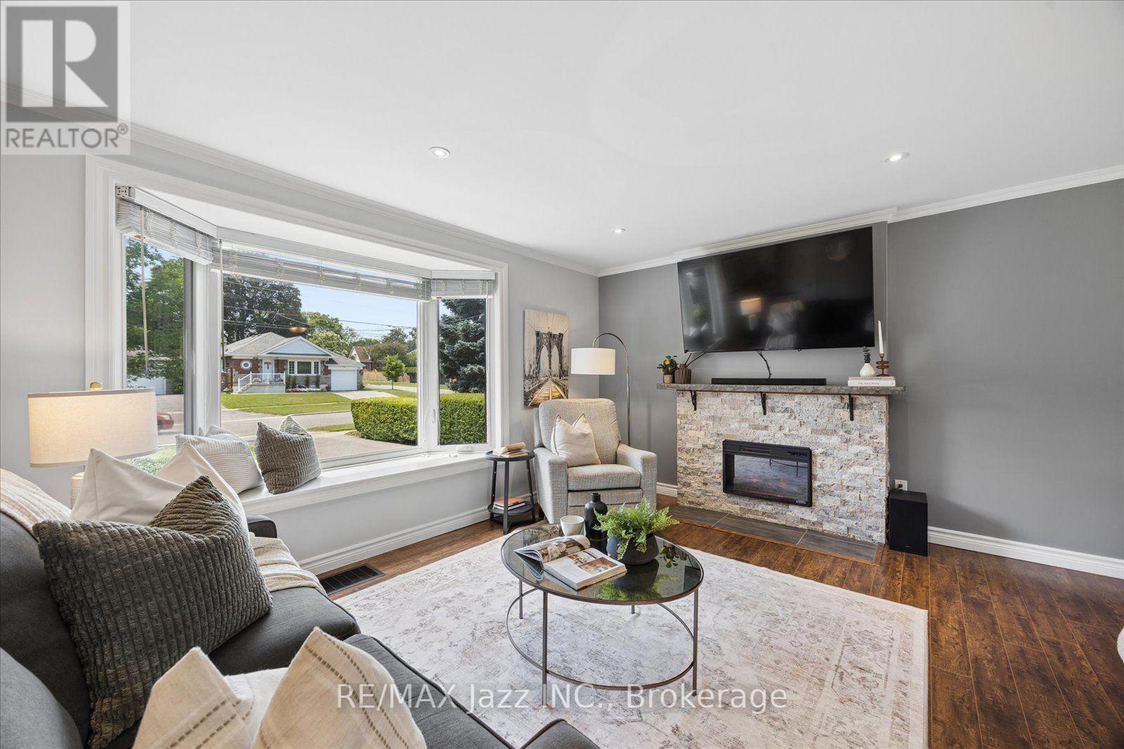 793 GRIERSON STREET - 11