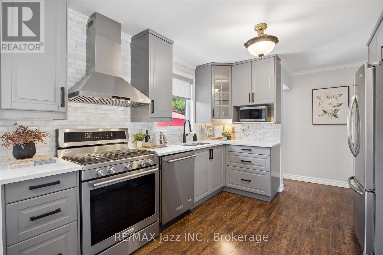 793 GRIERSON STREET - 4