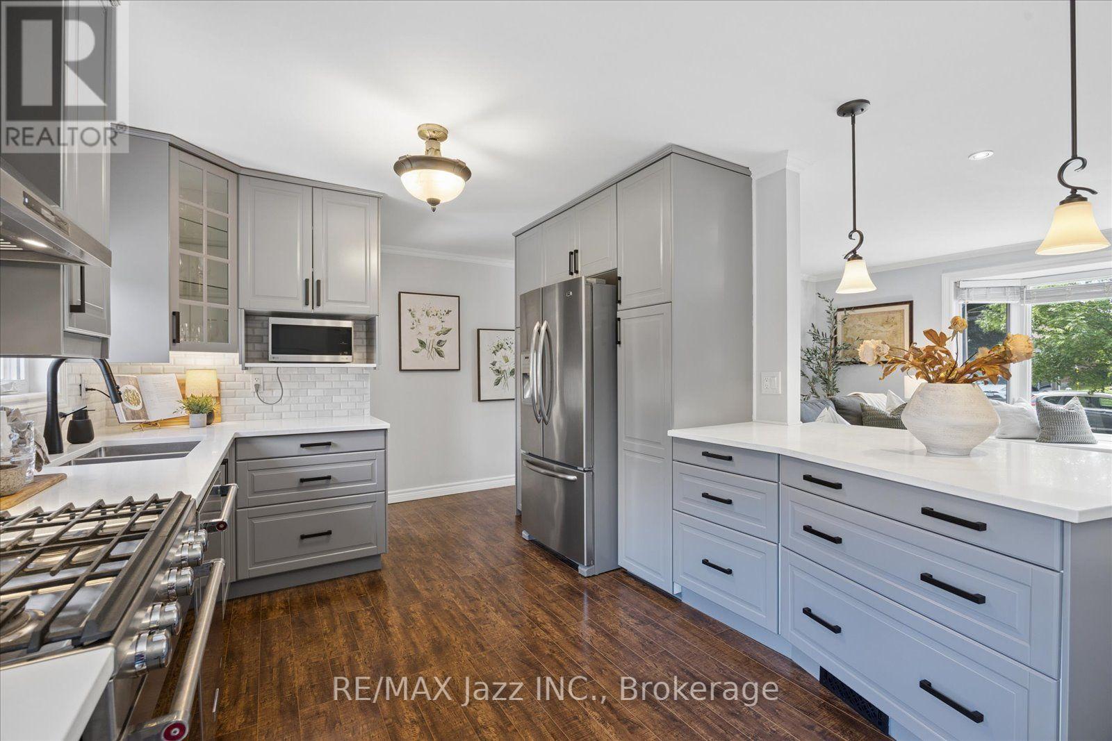 793 GRIERSON STREET - 5