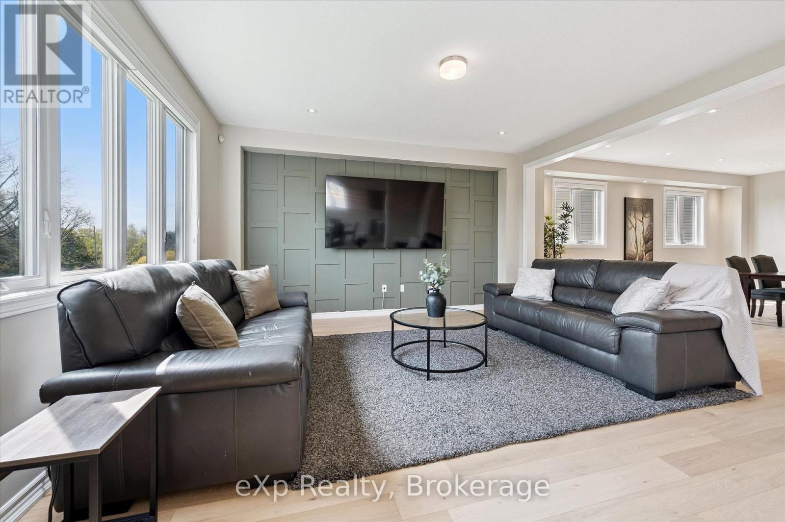 201 MCFARLANE CRESCENT - 10