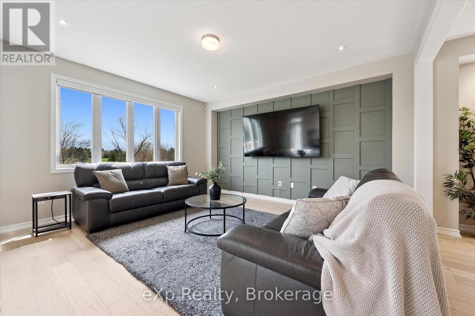 201 MCFARLANE CRESCENT - 11